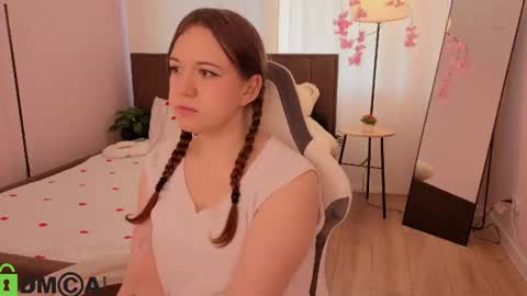 Lina online show from July 2, 9:47 am