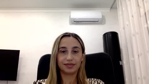 linavora online show from December 13, 8:15 pm