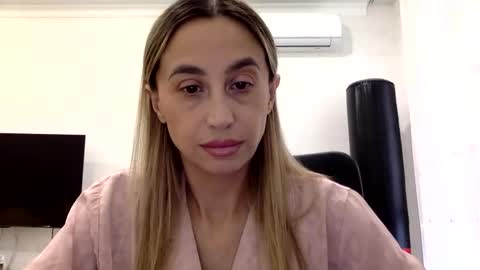 linavora online show from February 3, 11:58 am