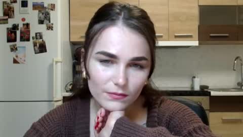 Linda online show from October 23, 5:03 pm