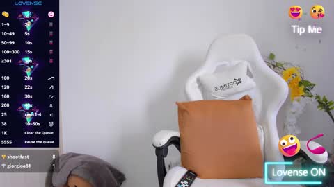 Linda online show from March 5, 7:49 pm