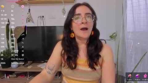 Giggles  online show from December 22, 10:38 pm