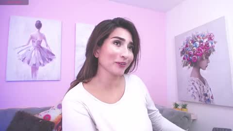 Snapshot of linda_morgan1 chatting on October 15, 12:17 pm Maria Paula online show from October 15, 12:17 pm