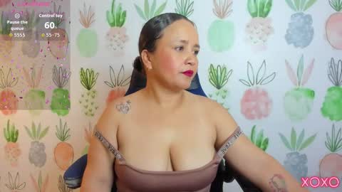 L I N D A online show from October 29, 7:58 pm