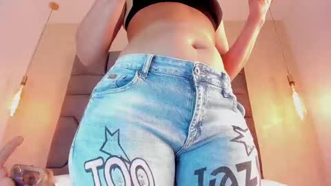 Snapshot of linda_saenz1 chatting on March 11, 11:44 am Linda Saenz online show from March 11, 11:44 am