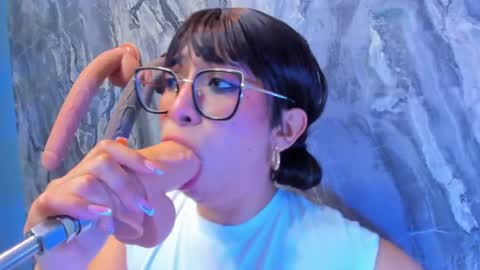linda_sofi__ online show from June 7, 10:48 pm