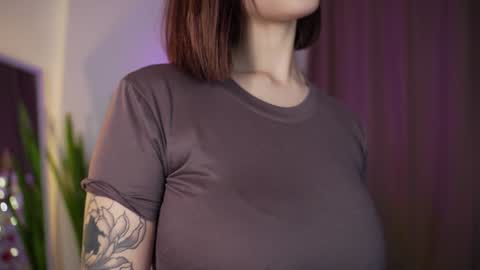 Snapshot of linda_warners chatting on December 17, 10:32 pm Call me Linda online show from December 17, 10:32 pm