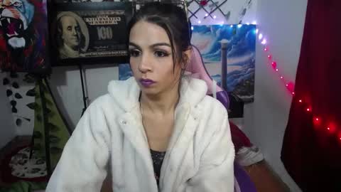 lindsey_2023 online show from December 4, 8:28 am