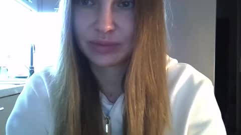 Snapshot of lindsisecret chatting on October 13, 2:30 pm Anna online show from October 13, 2:30 pm