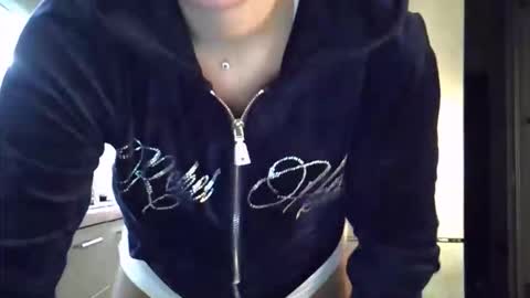 Snapshot of lindsisecret chatting on October 2, 6:28 pm Anna online show from October 2, 6:28 pm