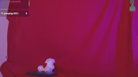 Snapshot of linoshka_1 chatting on October 12, 10:00 pm Luciana online show from October 12, 10:00 pm
