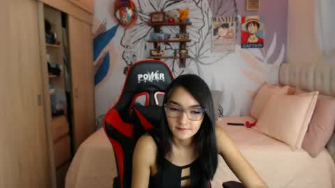 LinzyBaner online show from June 23, 10:49 pm