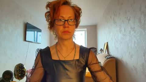 Liora Weiss online show from May 19, 7:26 am