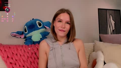 Snapshot of lipswithsweetonthem chatting on September 26, 1:35 am Lina online show from September 26, 1:35 am