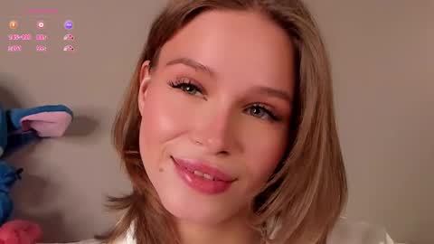 Snapshot of lipswithsweetonthem chatting on September 29, 1:48 am Lina online show from September 29, 1:48 am
