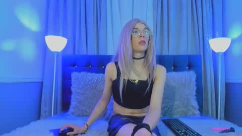 Lis  online show from February 1, 2:30 am