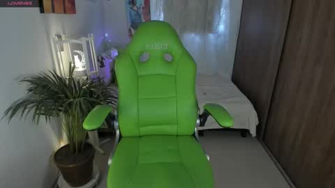 Lisa  online show from February 28, 6:34 pm