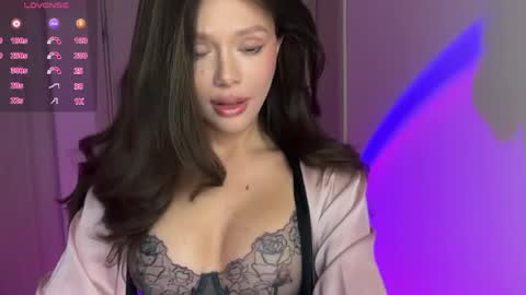 lisa_graham online show from April 19, 3:29 am