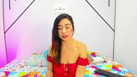 lisa white  online show from November 20, 12:48 pm