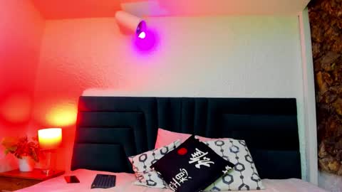 lisa white  online show from March 6, 4:44 am