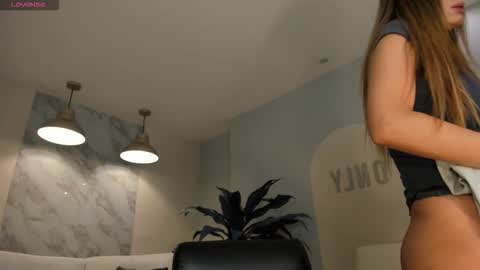 Lisa  Flowers online show from March 23, 10:53 am