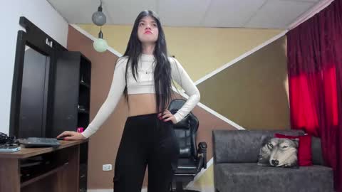 Lisa Gray Independent Model online show from November 4, 7:59 pm