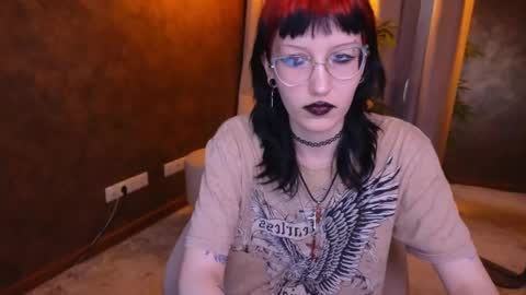 Snapshot of lissaros chatting on February 12, 7:44 am lissaros online show from February 12, 7:44 am