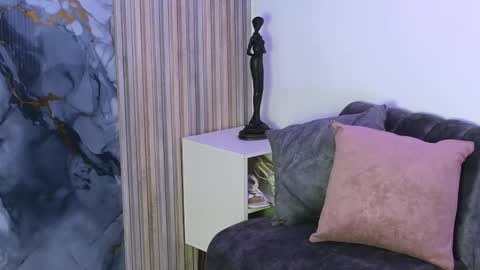 ss  online show from December 17, 9:32 pm