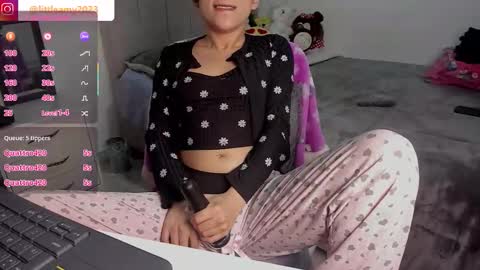 little__ammy online show from February 20, 11:01 am