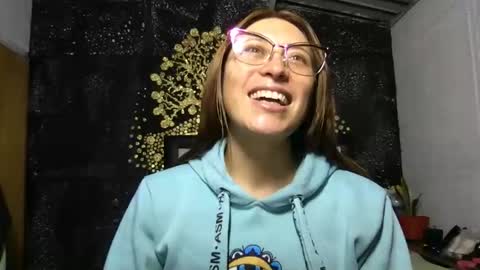 Diablita online show from December 17, 1:23 am