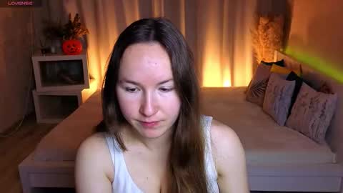 Snapshot of little_doll_meow chatting on October 13, 2:46 am Alexandra online show from October 13, 2:46 am