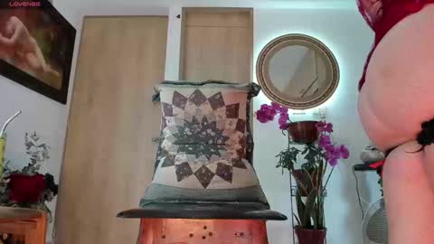 Izzi online show from September 11, 4:30 pm