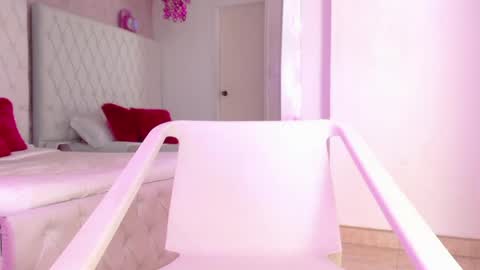 Paulette online show from April 18, 4:36 am