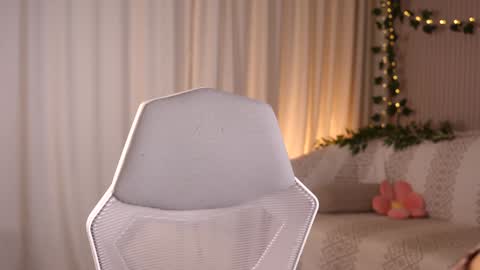 Kiki online show from October 4, 2:59 pm