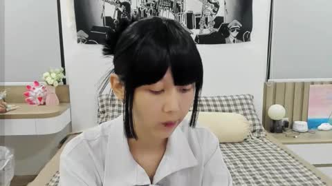 Yena and Gabby online show from February 20, 8:00 pm