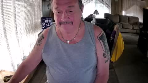 Snapshot of littled83057 chatting on September 18, 7:51 pm Littled83057 online show from September 18, 7:51 pm