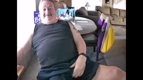 Snapshot of littled83057 chatting on October 5, 5:53 pm Littled83057 online show from October 5, 5:53 pm