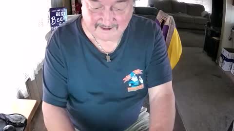 Snapshot of littled83057 chatting on September 17, 7:50 pm Littled83057 online show from September 17, 7:50 pm