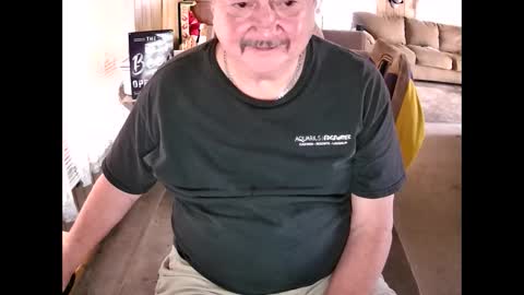 Snapshot of littled83057 chatting on October 6, 8:04 pm Littled83057 online show from October 6, 8:04 pm