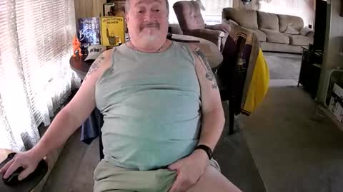 Littled83057 online show from April 17, 6:21 pm