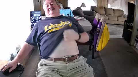 Snapshot of littled83057 chatting on September 22, 7:18 pm Littled83057 online show from September 22, 7:18 pm