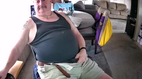 Snapshot of littled83057 chatting on September 25, 8:38 pm Littled83057 online show from September 25, 8:38 pm