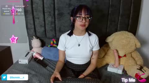 Snapshot of littlee__bunny chatting on October 7, 10:55 am your little bunny online show from October 7, 10:55 am