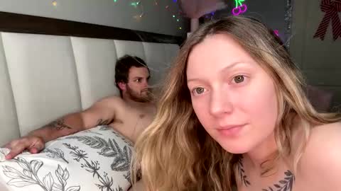 Snapshot of littleemommaa23 chatting on December 29, 9:17 am LittleMomma online show from December 29, 9:17 am