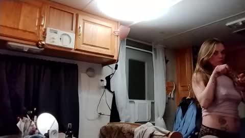 littleleo96 online show from February 7, 6:49 am