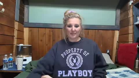 lisanixs online show from February 26, 3:10 am