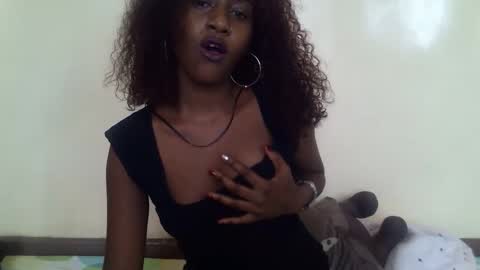 littlesandie online show from January 8, 6:19 am