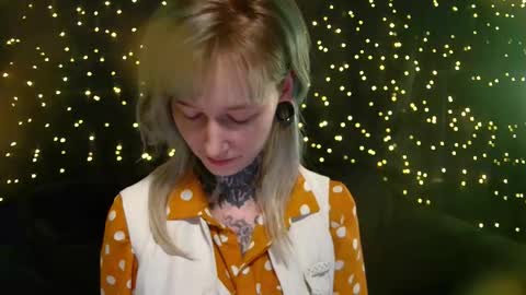 Niki  free tg channel with some photos gifs and info about streams  online show from February 6, 12:41 pm