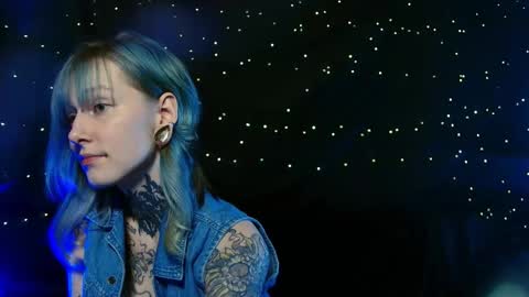 Niki  free tg channel with some photos gifs and info about streams  online show from December 20, 9:44 pm