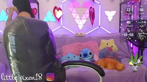 littlevixen18 online show from April 16, 5:40 am